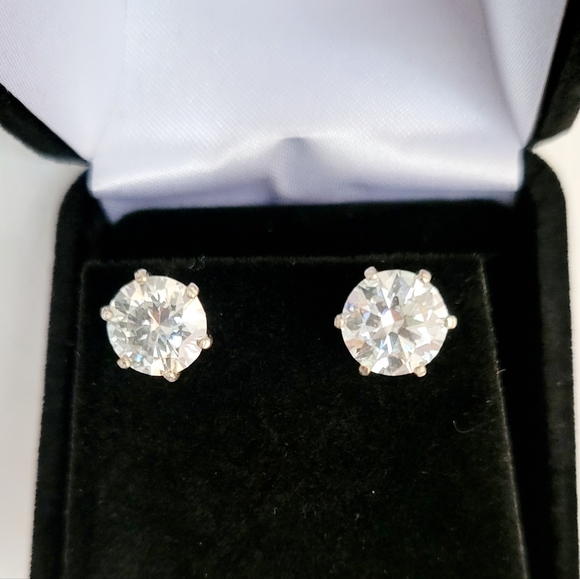 New 4ct Beautiful Moissanite Diamonds Stud Earrings - Picture 3 of 6